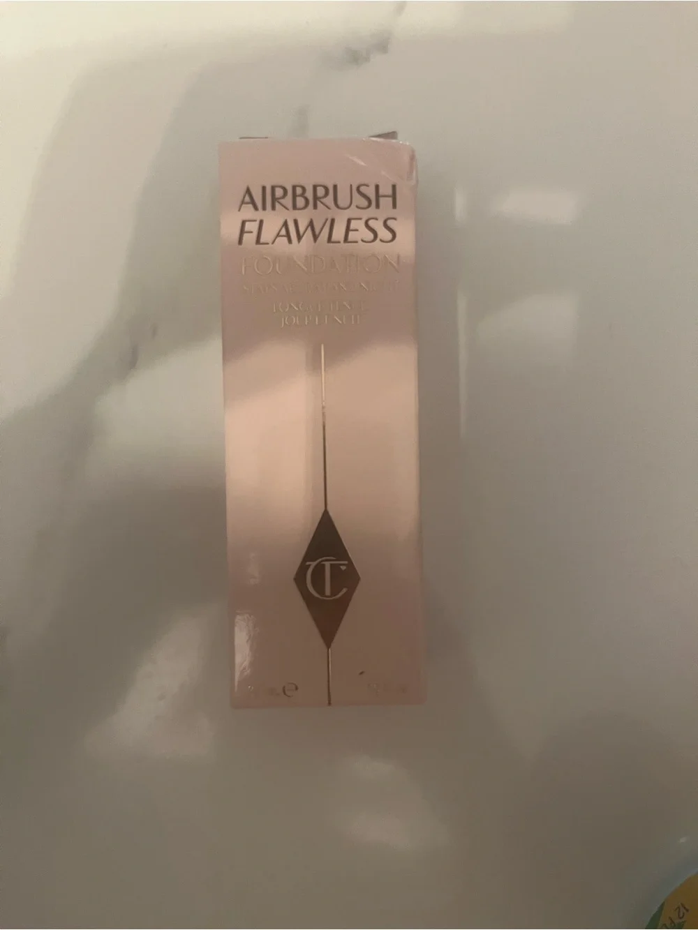 Charlotte Tilbury Airbrush Flawless foundation 11 warm